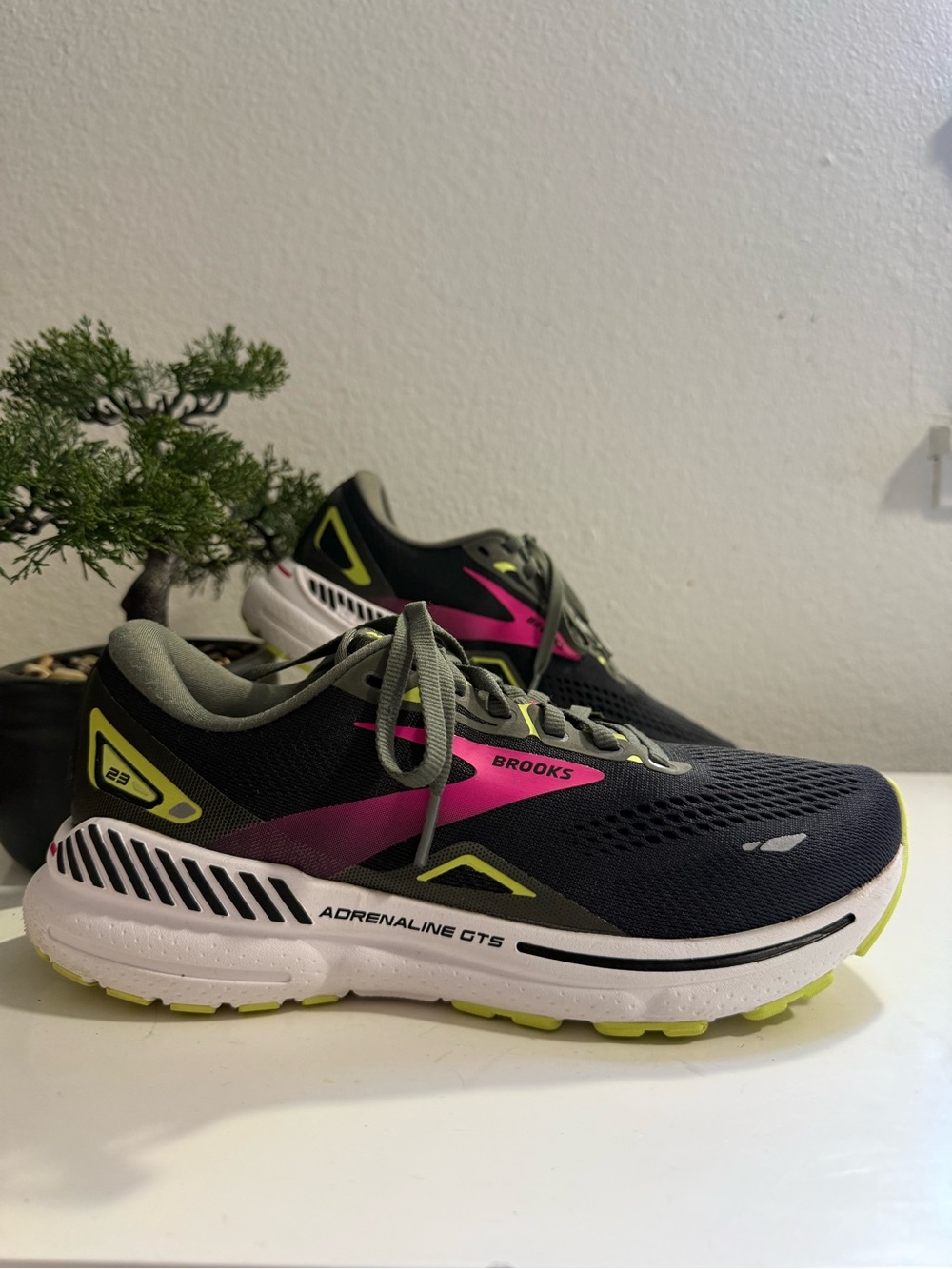 Brooks Adrenaline GTS 23 women size 8 - Black with Pink & Neon Yellow Accents